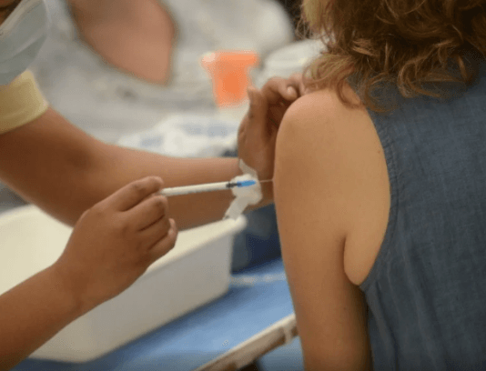 Vuelve el temor al Covid y la demanda de vacunas ahora sube a ritmo acelerado