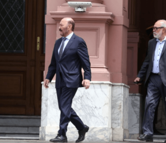 Insfrán se refirió a Insaurralde como «ese estúpido que se fue a Marbella»
