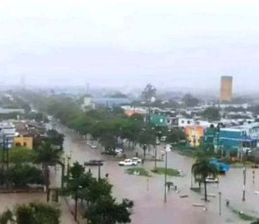 FORMOSA BAJO AGUA: Histórico temporal deja a la ciudad completamente inundada