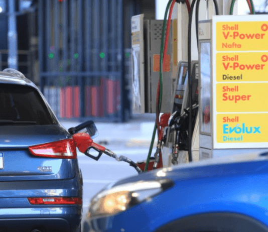 Los combustibles aumentaron entre 7,6% y 10% en todo el país