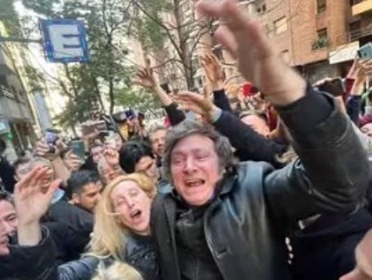 A cinco días del balotaje, Javier Milei recorrió Rosario y llamó a fiscalizar: «Los votos están y podemos ganarle a los kirchneristas»