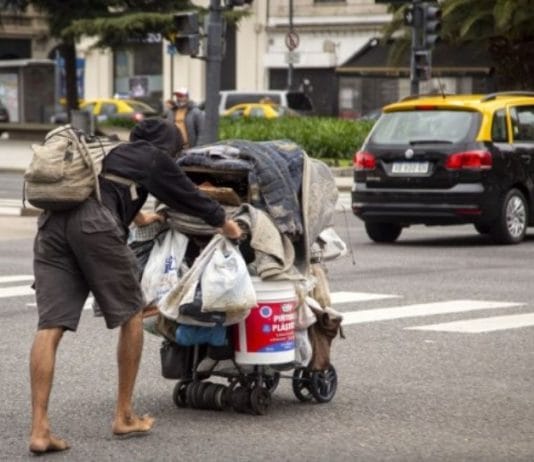 Una familia necesita más de $345 mil de ingresos mensuales para no ser pobre en la Argentina
