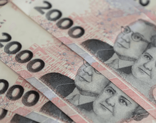Cuatro productos por $2000: lo que se puede comprar con el billete de máxima denominación en la Argentina