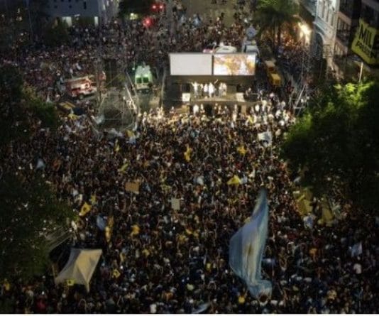 Milei cerró su campaña en Córdoba: “Que el miedo no le gane a la esperanza”
