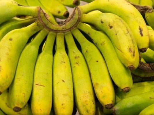 Por falta de pago, Paraguay y Bolivia suspenden envíos de bananas y ananá a la Argentina
