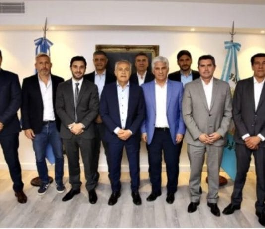 Los 10 gobernadores de Juntos por el Cambio se comprometieron a garantizar gobernabilidad a Milei