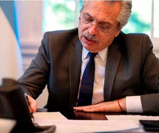 Derogaron el decreto de Alberto Fernández para que el Estado cubra gastos de su custodia fuera del país