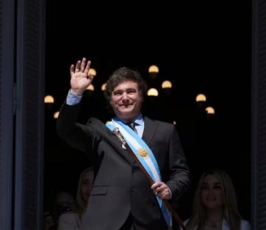 ENCUESTA: La mayoría piensa que la situación económica será peor, pero está dispuesta a esperar un año a Milei