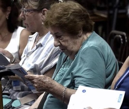 El Gobierno le pagará a los jubilados un bono de $55.000 en enero y febrero