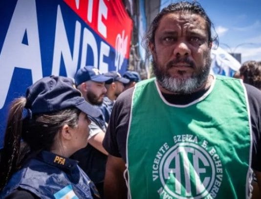Ley Ómnibus: el Gobierno despedirá a los empleados públicos que no sean reubicados en otros puestos