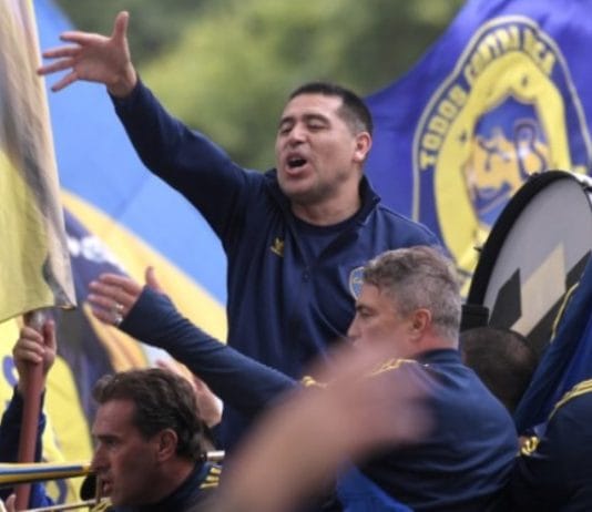«Nos quieren intervenir el club»: Riquelme habló ante miles de hinchas de Boca que marcharon pidiendo elecciones