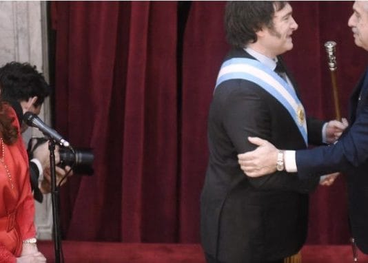 Javier Milei asumió, planteó una herencia dramática y advirtió que vienen tiempos muy duros: «No hay alternativa, habrá shock»