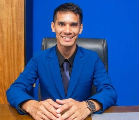 EL ESPINILLO: Asumió el intendente, el más joven de la provincia