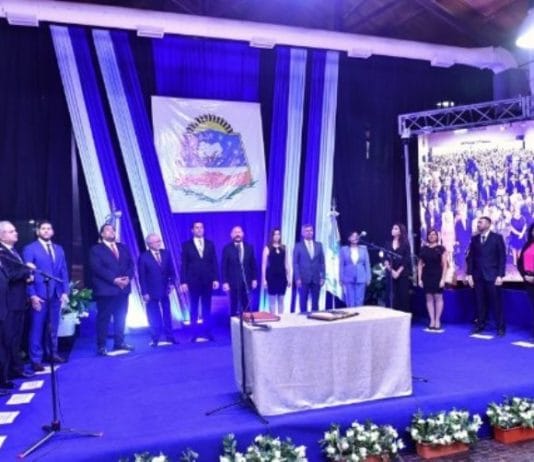 Insfrán tomó juramento a los ministros del Poder Ejecutivo