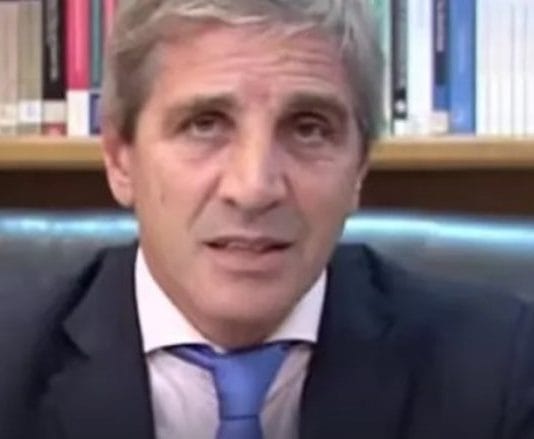 Luis Caputo anunció un dólar oficial a $800 y recortes en obra pública, subsidios, pauta oficial y transferencias a provincias