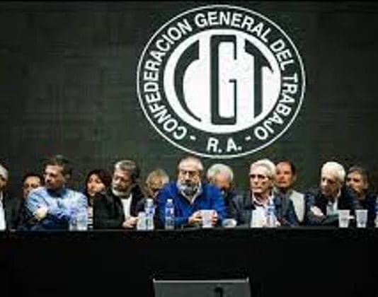 A 18 días de la asunción de Milei, la CGT llamó al paro general que NO convocó en los 4 años de Alberto Fernández