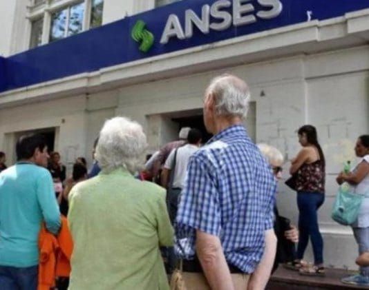 El Gobierno confirmó un bono de $55.000 para jubilados en febrero