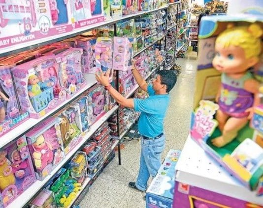 Llegan los Reyes Magos: se registraron aumentos del 240% en el precio de los juguetes