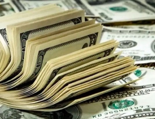 El dólar blue subió $25 y cerró en $1050