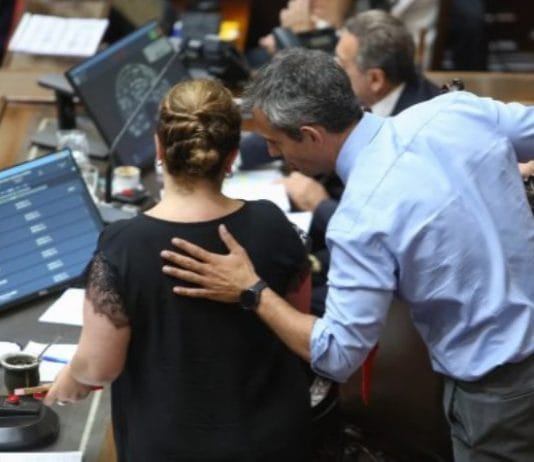 LEY ÓMNIBUS: Diputados pasó a cuarto intermedio y la sesión sigue este viernes