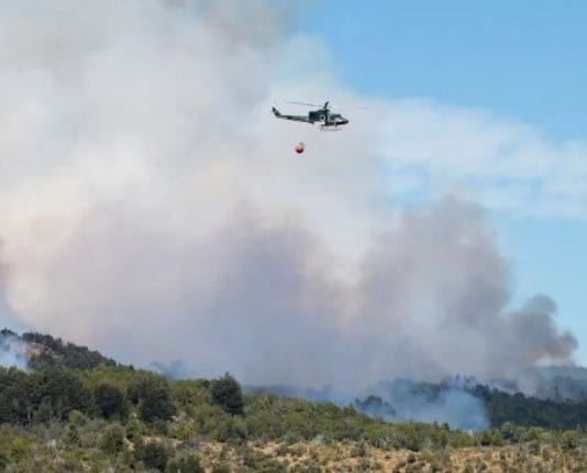 INCENDIOS EN LOS ALERCES: El fuego avanza en dirección a Esquel y ya se quemaron más de 6000 hectáreas