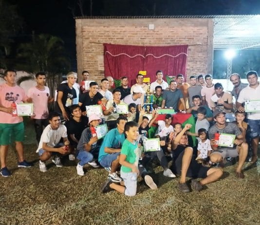 LAGUNA NAINECK: El club San Miguel festejó su campeonato con una cena de camaradería.
