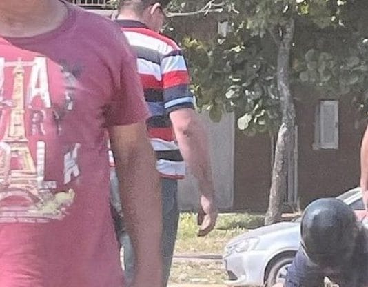 Las abogadas del joven detenido tras hacer un gesto a Insfrán niegan la «versión oficial»