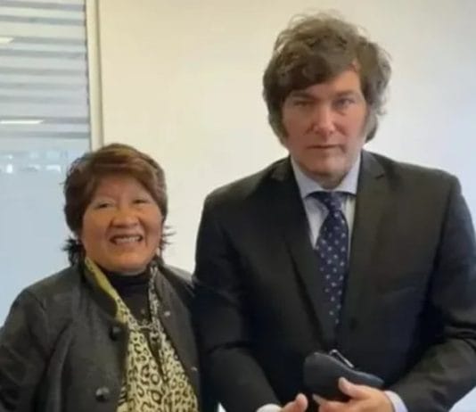 Denuncian que una senadora de La Libertad Avanza contrató a toda su familia
