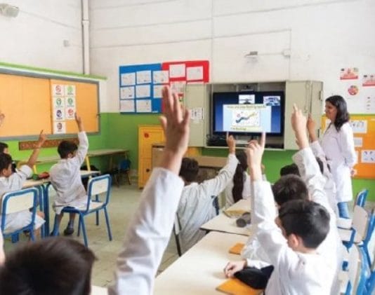 ¿Cuál es la diferencia entre los Vouchers Educativos y la Ayuda Escolar de Anses?