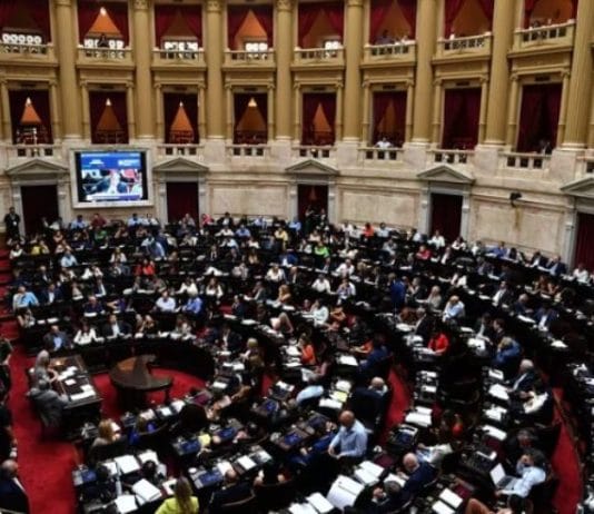 Efecto “no hay plata”: crece el malestar interno por el congelamiento de los sueldos en el Ejecutivo y en el Congreso