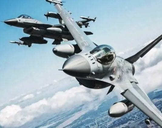 El Gobierno ultima la compra de aviones supersónicos F-16 a Dinamarca