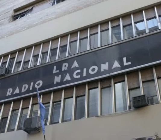 RADIO NACIONAL: Echan a más de 100 empleados
