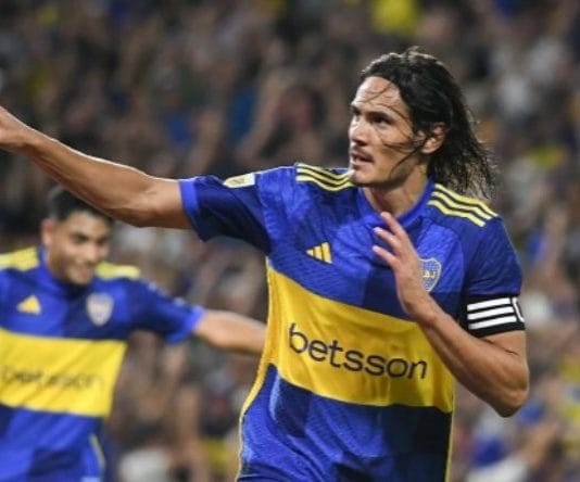 Cavani le dio el triunfo a Boca ante Racing en un partidazo en La Bombonera y se prendió en la zona alta de la Copa de la Liga