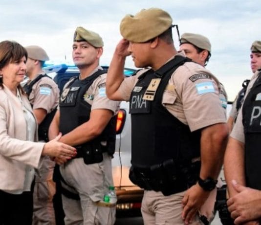ROSARIO: Bullrich recibió a las fuerzas federales