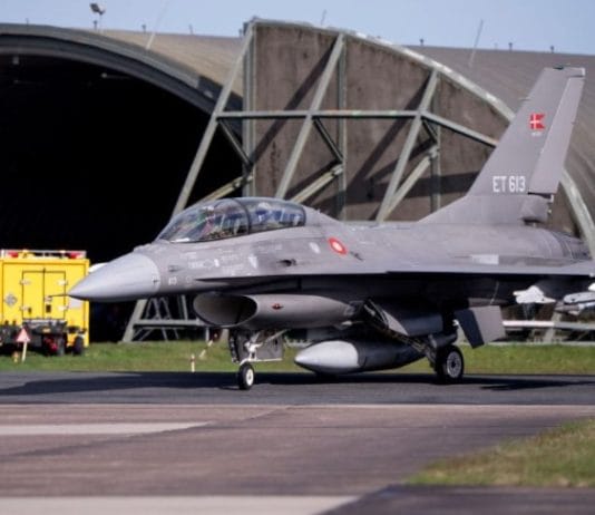 Argentina compró 24 cazas F-16 a Dinamarca, su mayor adquisición de aviones militares en décadas