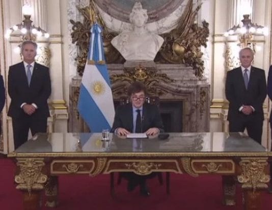 Milei anunció un 0,2% de superávit fiscal en el primer trimestre