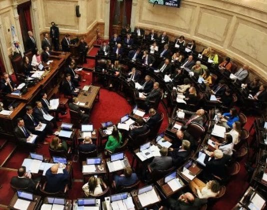 El Gobierno confía en que obtendrá la media sanción de la Ley Ómnibus y afina la estrategia para el Senado