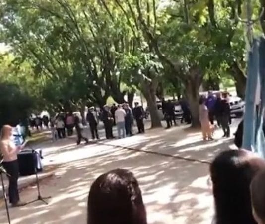 Un grupo de veteranos se retiró de un acto por Malvinas tras considerar partidario el discurso de una profesora