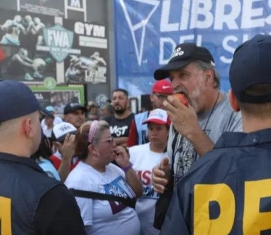 Comienza a regir la norma que habilita a dejar sin planes sociales a quienes hagan piquetes