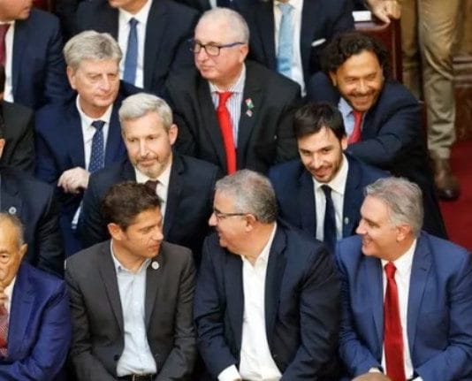 Nación recortó 84% las transferencias a las provincias y los gobernadores empezaron sus propios ajustes del gasto