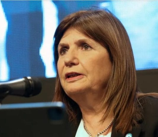 Bullrich confirmó que en las cárceles ya no se podrán usar celulares y criticó a la CGT: «Que se dejen de joder y laburen»