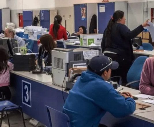 Aumento y bono para empleados estatales nacionales en diciembre: cómo quedan los salarios