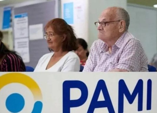 PAMI entrega una ayuda de $30.000 en diciembre a jubilados: cómo solicitarla