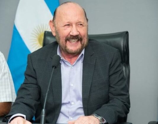 El gobernador Insfrán anunció un bono de $700mil para agentes estatales