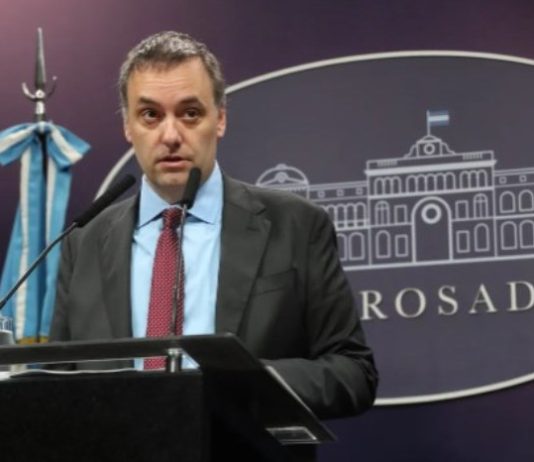 Manuel Adorni anuncia la desregulación del Correo Argentino