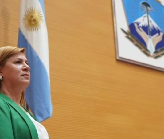 NEUQUEN: Allanaron la casa de la vicegobernadora destituida por corrupción y secuestraron su camioneta
