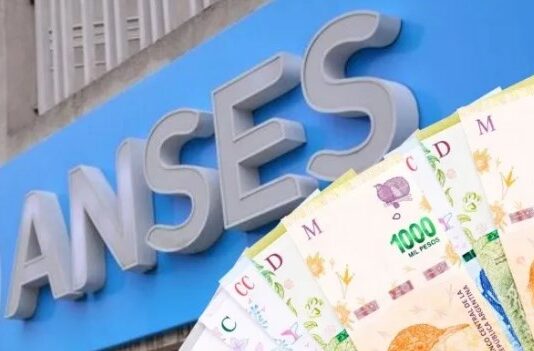 Fin de año para AUH con varios extras de Anses y un aumento programado