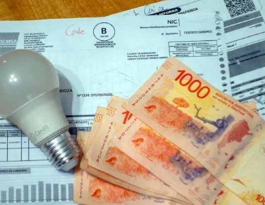 Consumo de luz en verano: cómo ahorrar en la factura y evitar la saturación de la red