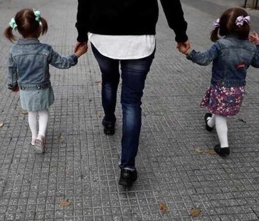 Según el Indec, el costo de crianza de un niño en diciembre aumentó por debajo de la inflación
