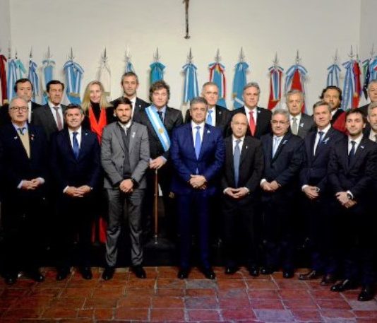 EL OTRO AJUSTE: Por el recorte de fondos desde Nación, las provincias bajaron 21% sus gastos y tuvieron superávit